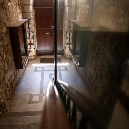 Apartment Corner Cavour *