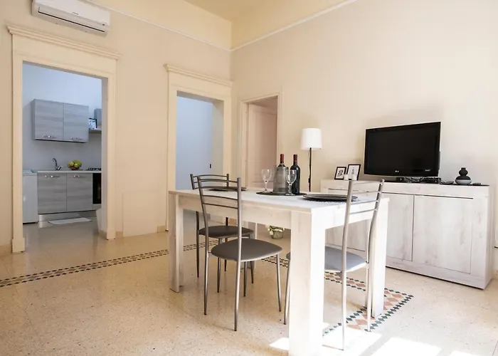 Corner Cavour 公寓